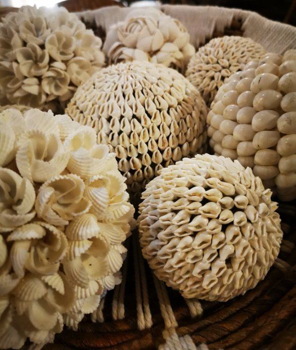 Boules en coquillages blancs - Bola