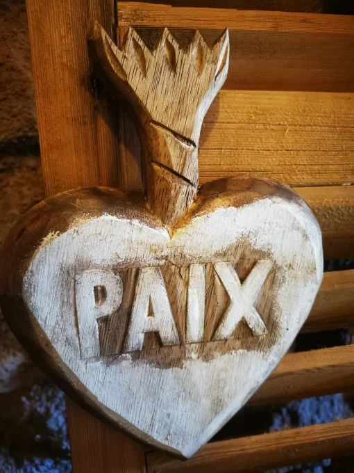 Ex-voto en bois d'albasia 