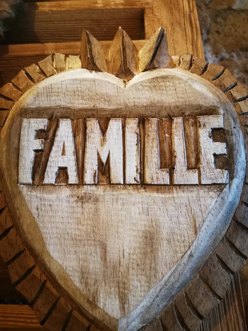 Ex-voto en bois d'albasia 