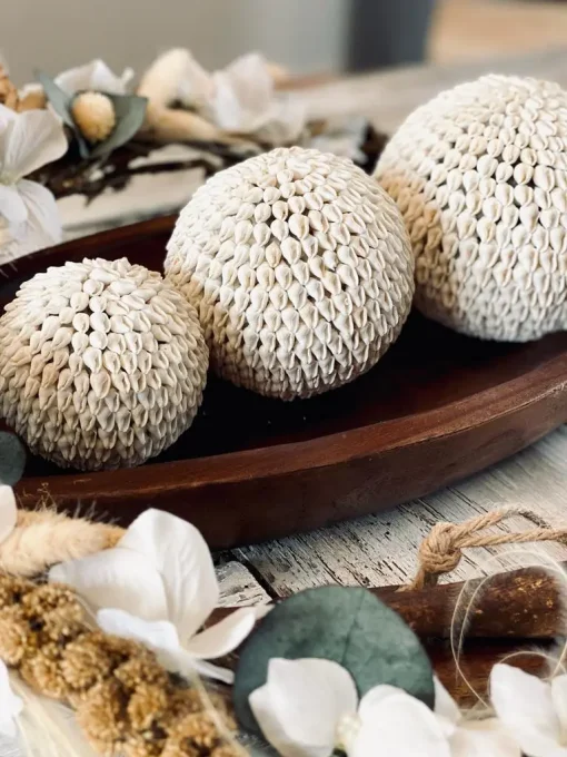 decoration-boules-coquillages-blanc-fait main-bali